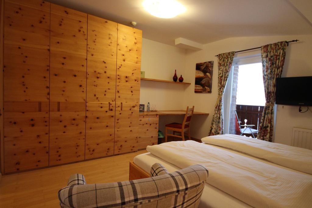 Hotel Garni Laerchenhof Lech am Arlberg Exterior photo